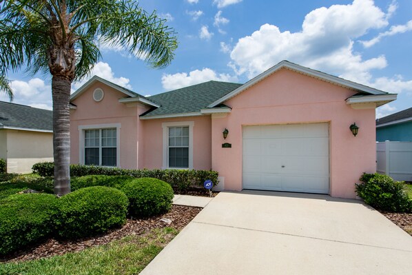Exterior - Town Center Reserve - Superior Disney Villa with Lake View, free WiFI & Netflix (Davenport)