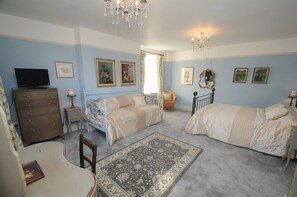 6 Schlafzimmer, Bügeleisen/Bügelbrett, WLAN, Bettwäsche