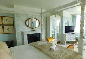 7 bedrooms, iron/ironing board, WiFi, bed sheets