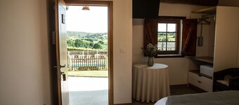 LANDHAUS MIT SWIMMINGPOOL UND NAHE DEM STRAND