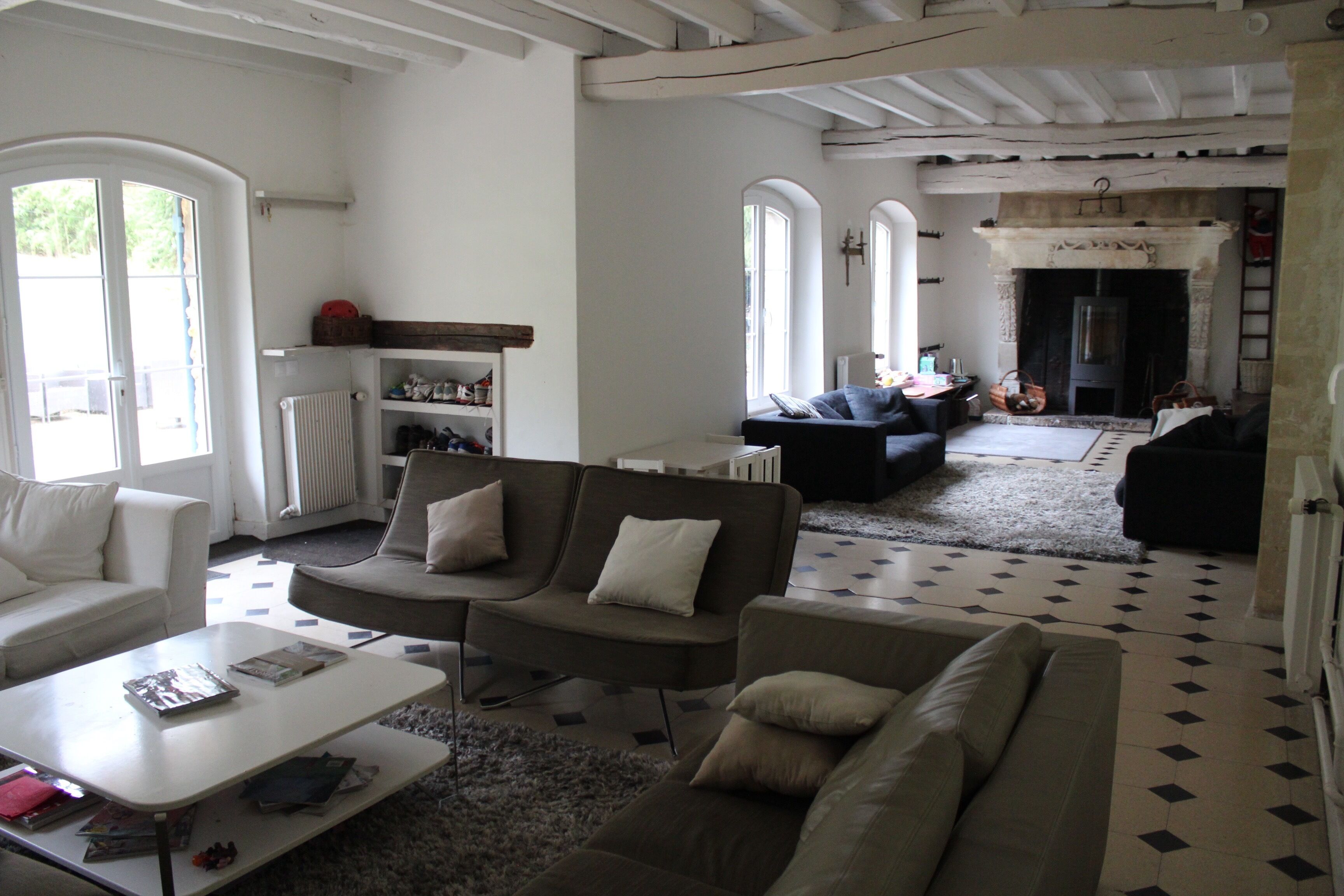 Legcity: Large property with swimming pool and BBQ 45 minutes from the center of Paris