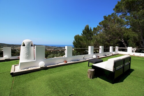 Villa Es Cuco Ibiza - Three Bedroom Villa, Sleeps 8
