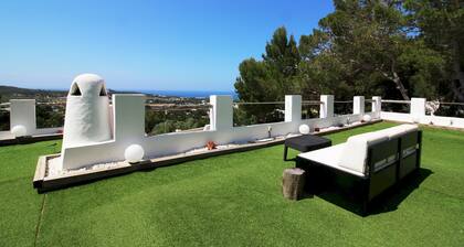 Villa Es Cuco Ibiza - Three Bedroom Villa, Sleeps 8