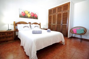 3 sovrum, strykjärn/strykbräda, gratis wi-fi och sängkläder