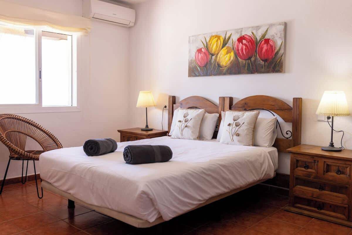 4 chambres, fer et planche à repasser, Wi-Fi gratuit, draps fournis