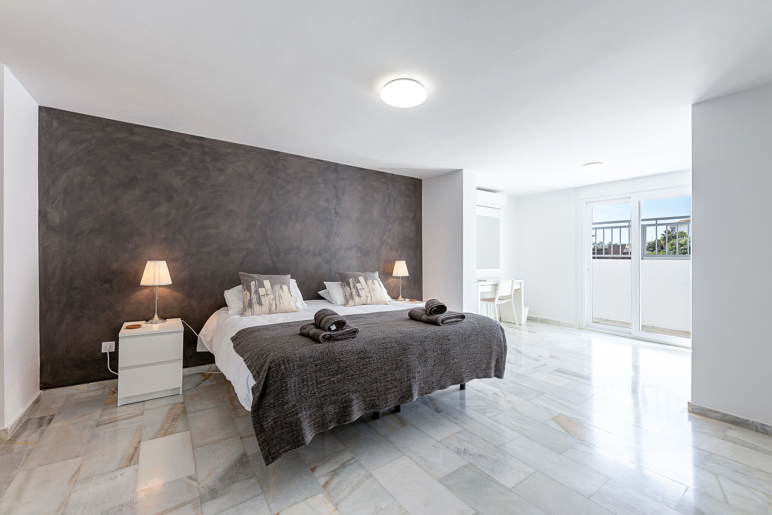 6 soverom, strykejern/-brett, wi-fi (inkludert) og sengetøy