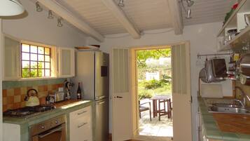 Kühlschrank, Ofen, Herdplatte, Geschirrspüler