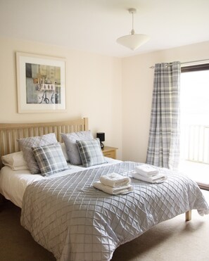 3 quartos, ferros/tábuas de passar roupa, berço de viagem, Wi-Fi