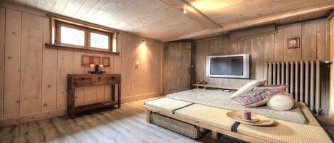 4 quartos, ferros/tábuas de passar roupa, berço de viagem, Wi-Fi