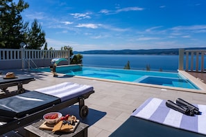 Außenpool, Infinity-Pool