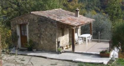 Freistehendes Haus mit Garten