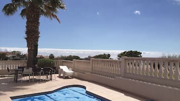 LĂ€mmitetty uima-allas