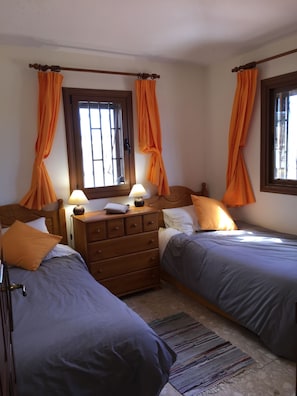 4 quartos, ferros/tábuas de passar roupa, berço de viagem, Wi-Fi