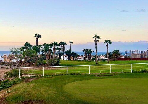 Villa, piscine, 8 personnes donnant sur le golf d'Amarilla et sur la mer wifi