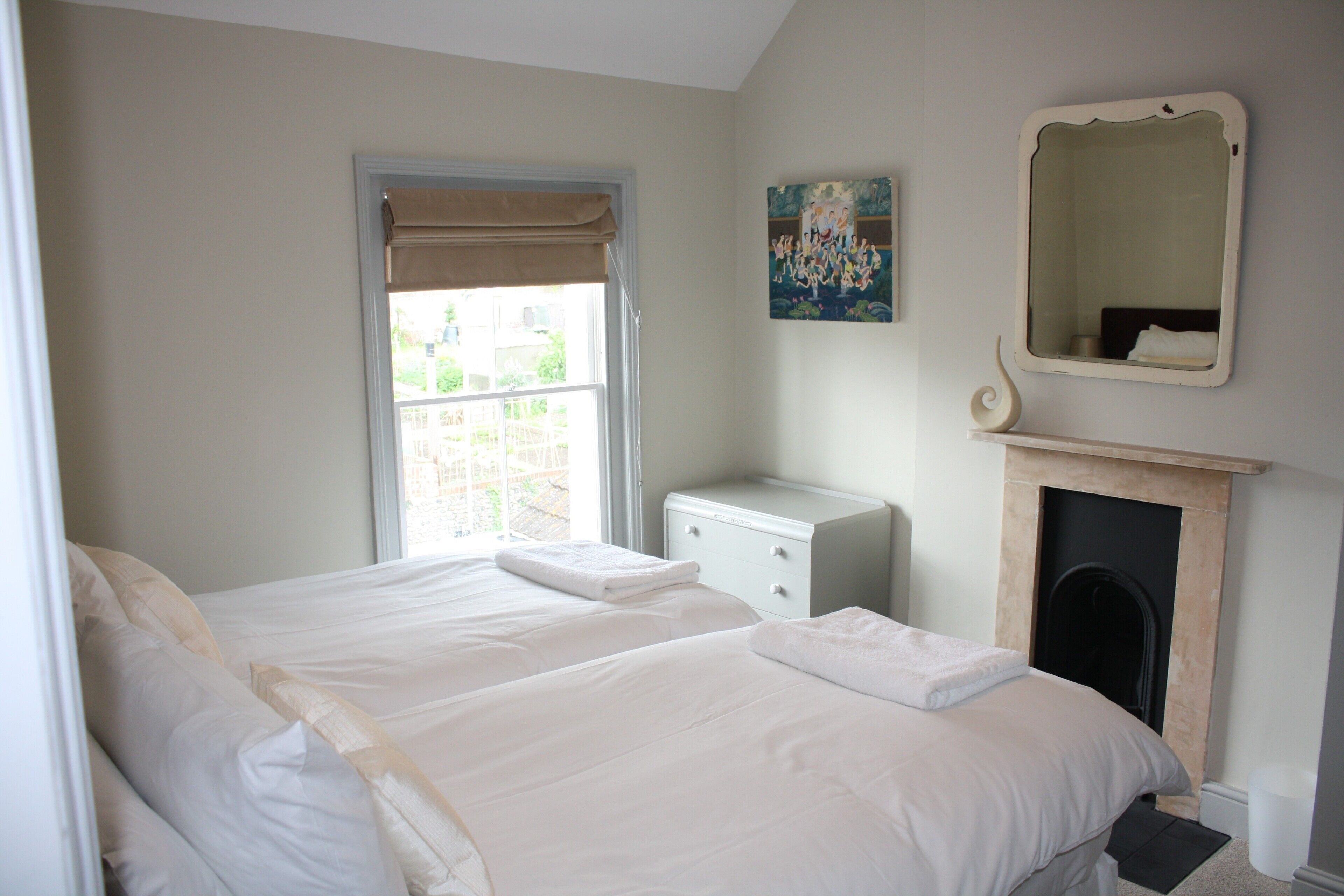 4 chambres, fer et planche à repasser, lit parapluie, Wi-Fi