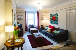 تلفزيون ذكي، مشغل دي في دي، كُتُب، مكتبة ف�يديو