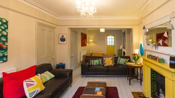 TV connectée, lecteur de DVD, livres, vidéothÚque