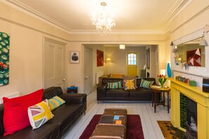 تلفزيون ذكي، مشغل دي في دي، كُتُب، مكتبة فيديو