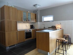 Fridge, microwave, oven, stovetop - Ligneuville: Chalet - Ligneuville (Ligneuville)