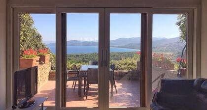 Panoramic villa by the sea - 8 beds. Air conditioning