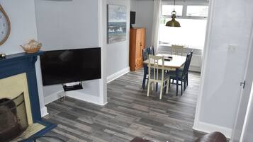 Smart TV, fireplace, video games, DVD player