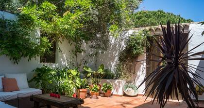 Casa Almadraba. Cortijo-style, courtyard, beach (200m)