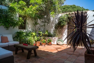 Casa Almadraba. Cortijo-style, courtyard, beach (200m)