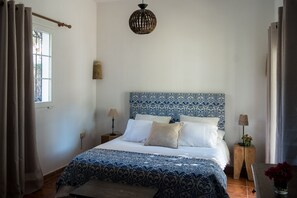 5 bedrooms, iron/ironing board, free WiFi, bed sheets