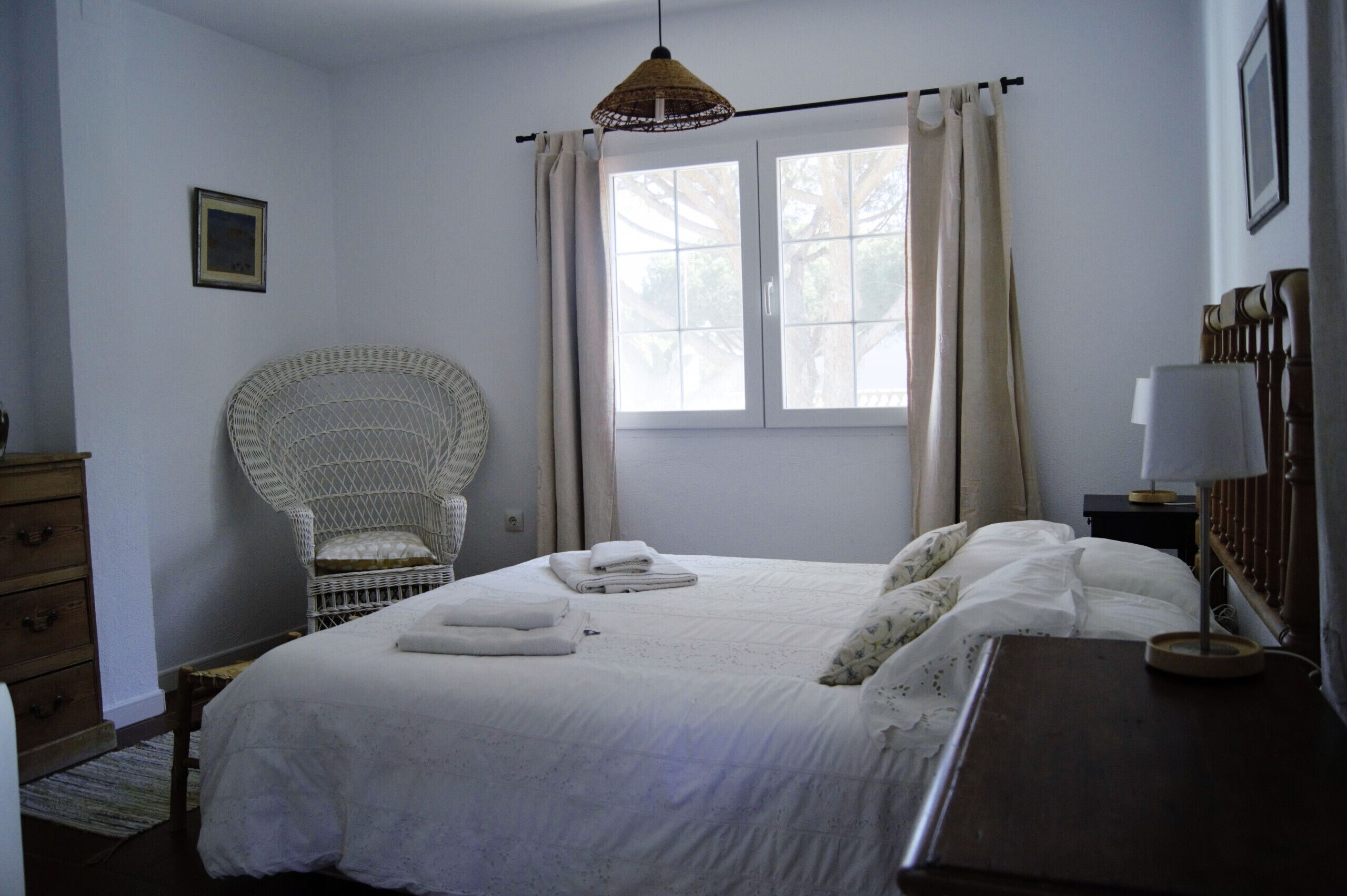 5 dormitorios, tabla de planchar con plancha, wifi gratis y ropa de cama