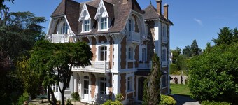 Character villa 8 to 15 p, 15 mn from Paris - 350 m2