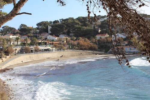 Our selection! Portissol district, the most popular of Sanary on Wed