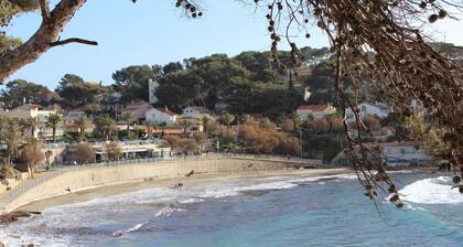 Our selection! Portissol district, the most popular of Sanary on Wed