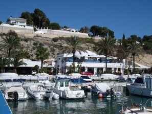 Marina - Moraira Centre Refubished Apartment with Pool & Aircon near Beach, Marina & Bars (Moraira, Alicante)