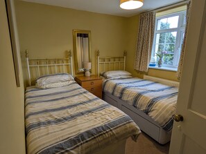 3 chambres, lit de bébé portatif, accès à Internet (gratuit)