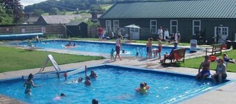 Endearing 17th Century detached cottage. Near Ullswater, Pooley Bridge, Lowther, Penrith Wifi