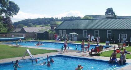 Endearing 17th Century detached cottage. Near Ullswater, Pooley Bridge, Lowther, Penrith Wifi