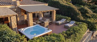 Villetta Li Junchi: Your Private Haven with Unforgettable Sea Views - Sardinia Unlimited