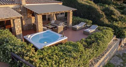 Villa Li Junchi : votre refuge privé avec une vue imprenable sur la mer - Sardinia Unlimited