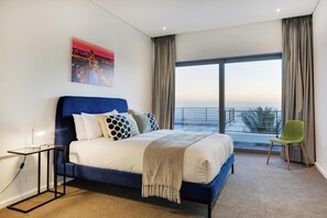 4 Schlafzimmer, Schreibtisch, Bügeleisen/Bügelbrett, WLAN
