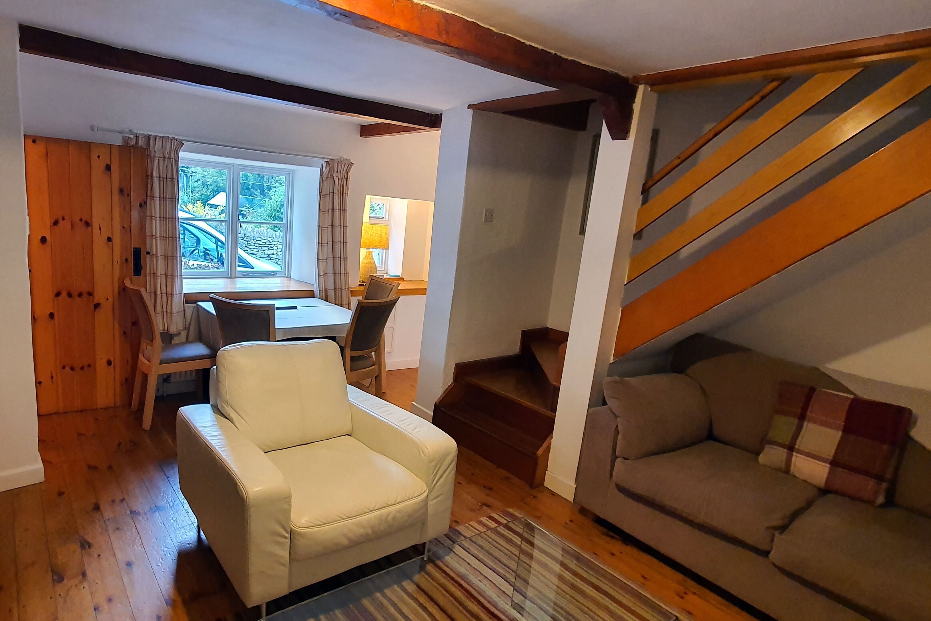 Peak District family cottage nr Monsal Trail & 100m from excellent foody pub