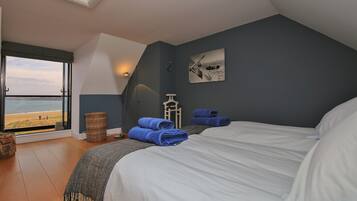 3 bedrooms, iron/ironing board, internet, bed sheets