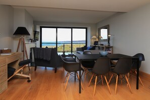 Interior - Stunning 3 bedroomed townhouse overlooking St Andrews harbour (St Andrews)