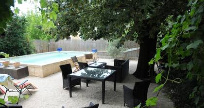 Sarlat La Caneda: SPACIOUS APARTMENT WITH GARDEN AND PRIVATE POOL