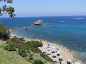 ビーチの近く、サンラウンジャー、ビーチタオル