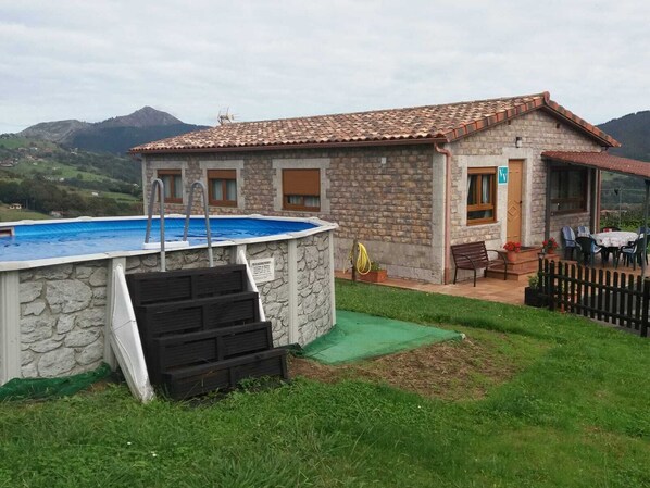 Outdoor pool - Rural house (full rental) El Hogarín de Arriondas for 8 people (Parres)