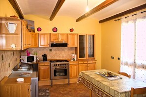 Fridge, oven
