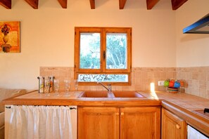 Fridge, coffee/tea maker, electric kettle, toaster
