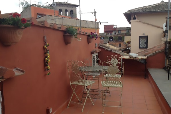 屋外ダイニングエリア