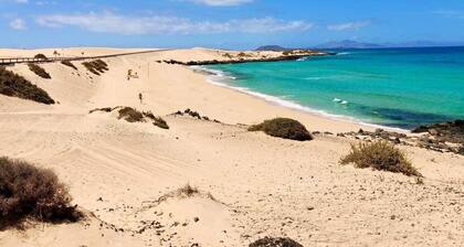 Geräumige Familienvilla in Corralejo, privater beheizter Pool und kostenfreies WLAN