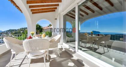 Villa Letizia Luxury villa, 180º sea view for 6 people with private pool.